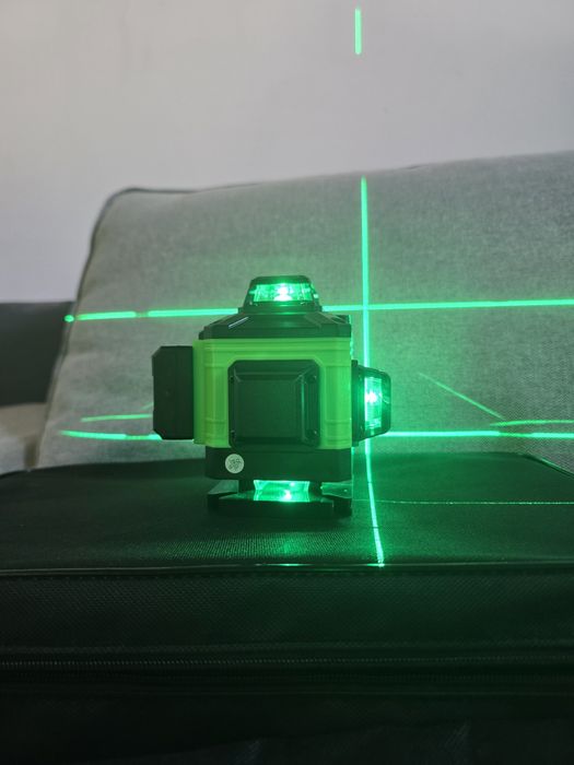 Nivel Laser 16 Linhas Novo com Tripé