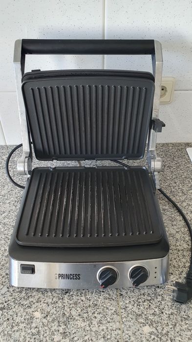 Grelhador eléctrico marca Princess