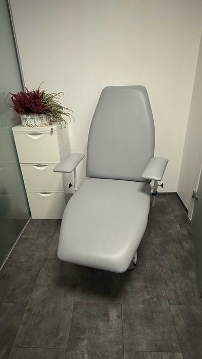 Fotel stomatologiczny kosmetyczny