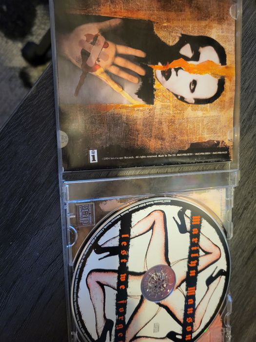 CD Marilyn Manson - Lest We Forget: The Best Of (Edição Oficial de Grandes Êxitos)