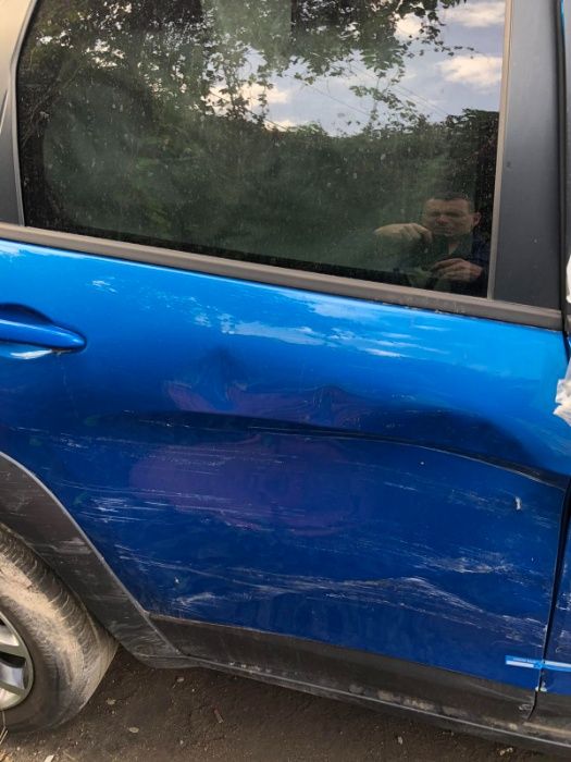 Jeep Cherokee 2017 год правая, задняя дверь пассажирская в комплекте