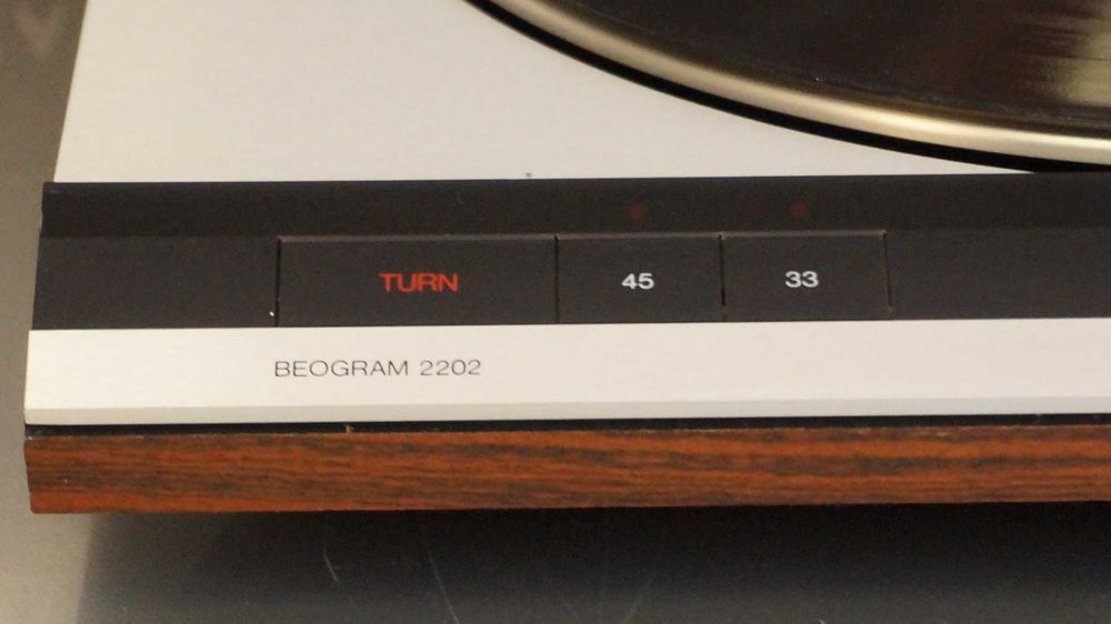 Gira-discos Bang & Olufsen - Beogram 2202 /MMC 10-E Element