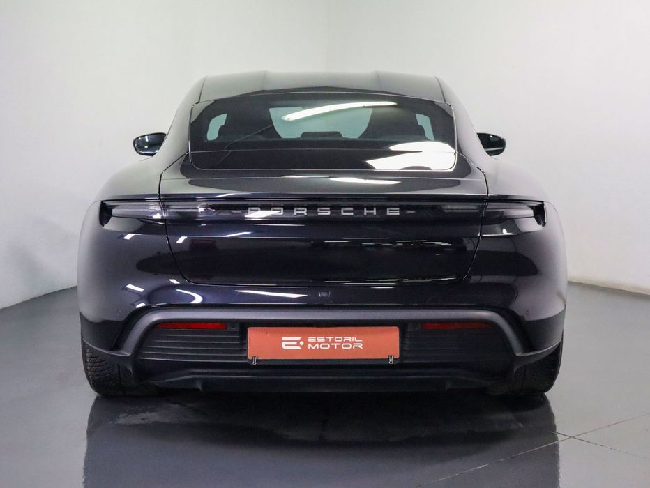 Porsche Taycan Standard