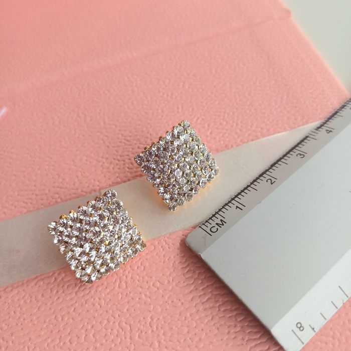 Brinco elegante cristais aurora boreal Swarovski banhada a ouro