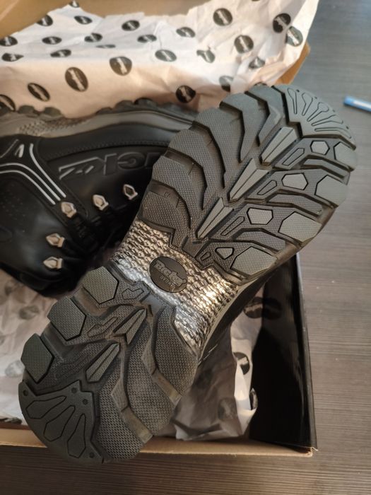 Buty robocze Bata