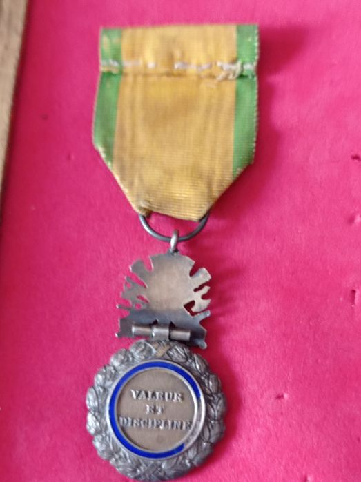 Medalha militar valor e disciplina