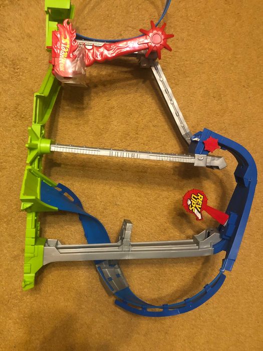 Hot Wheels Rev Ups