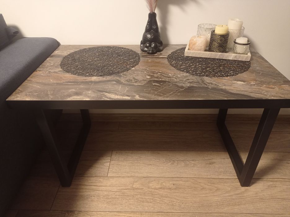 Журнальний стіл в стилі лофт