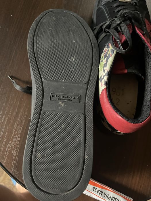 Продам кеды Richmond 42 размер