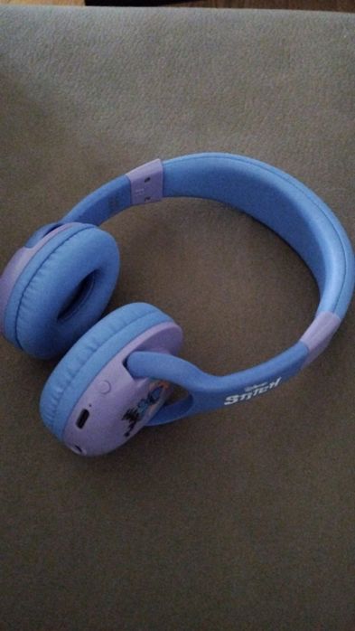 Auscultadores Stitch