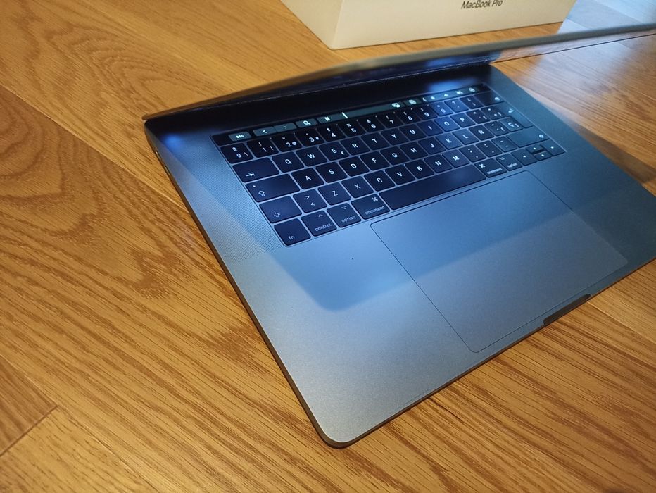 Apple MacBook PRO 15" Touchbar