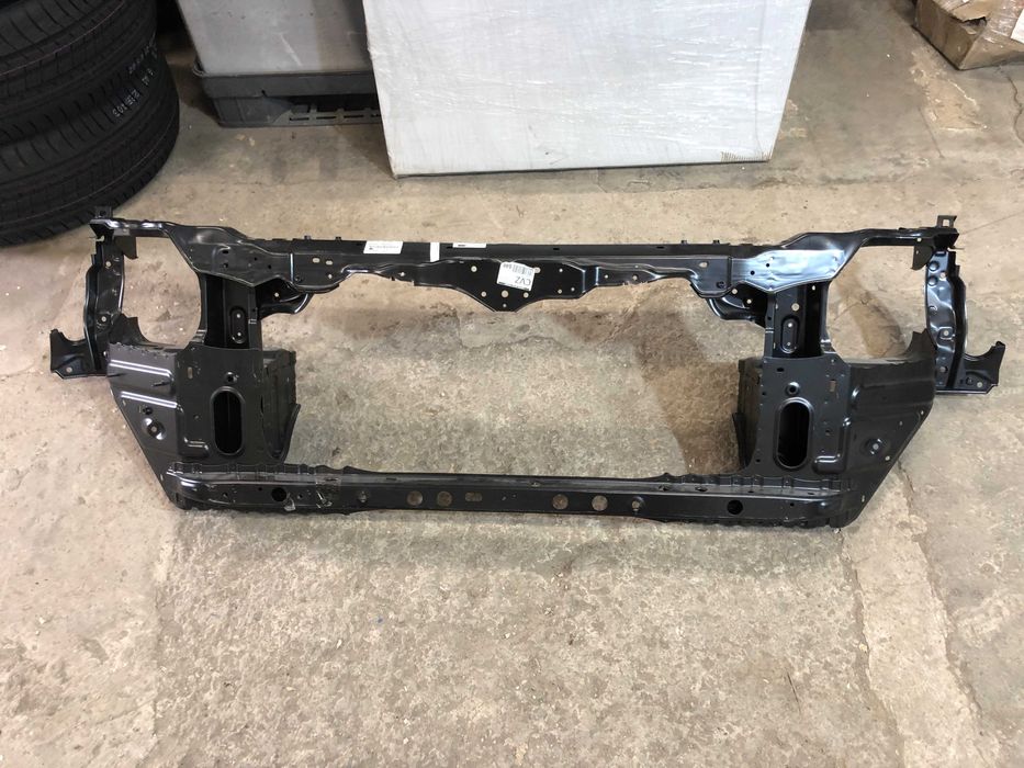 Передня панель (телевізор) Toyota Land Cruiser 200 15-