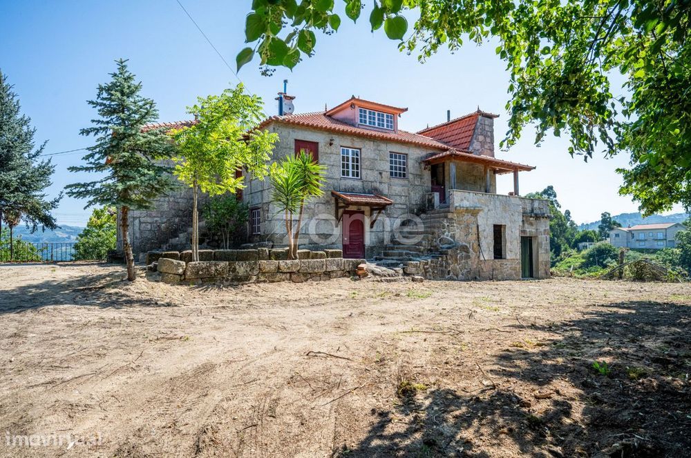 Quinta da Chieira - Cinfães - Moradia T3 renovada e 7 casas de pedra