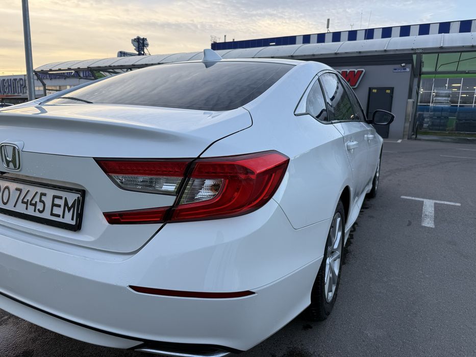 Honda Accord 2019 VIN 1HGCV1F18KA134838 фото оголошення 10 з 24