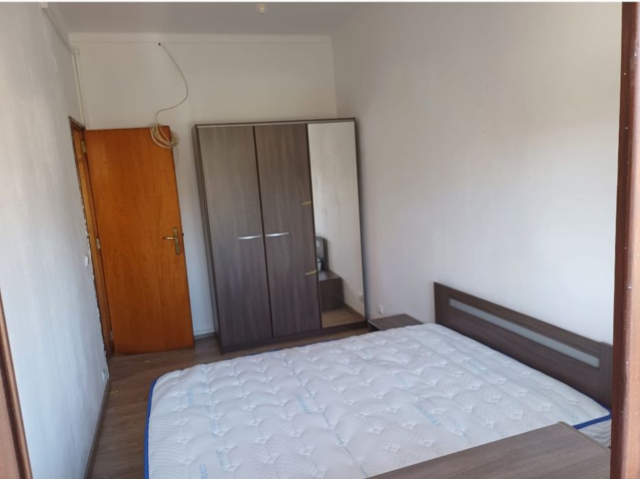 Alugo quarto no Lavradio