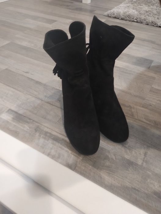 Botki Vices na słupku