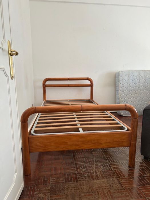 Cama de Pinho usada