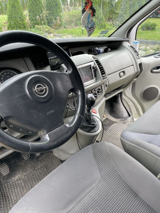 Opel vivaro 2.5 6 osobowy
