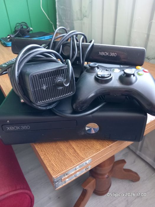 XBOX360 plus dodatki