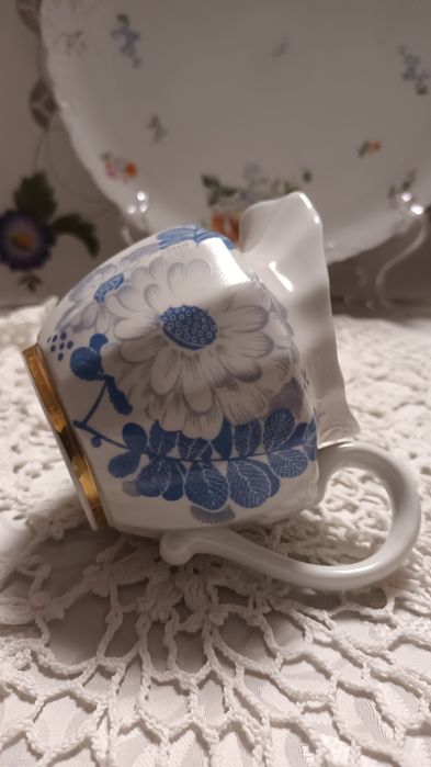 . Молочники. Чайничек эгоист.  Чайник большой. Мальва.