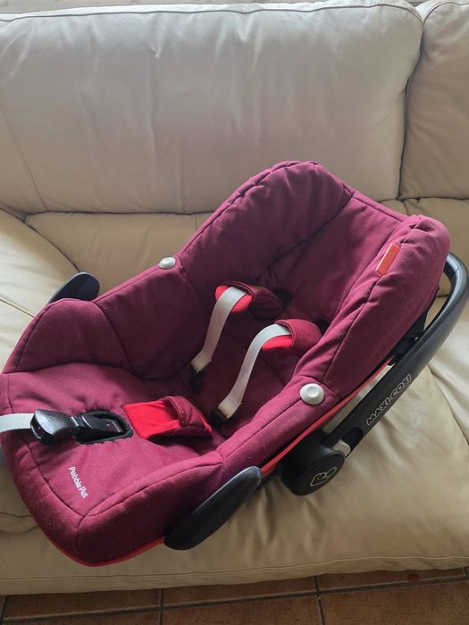 cadeira auto Maxi-Cosi Pebble Plus + base Isofix