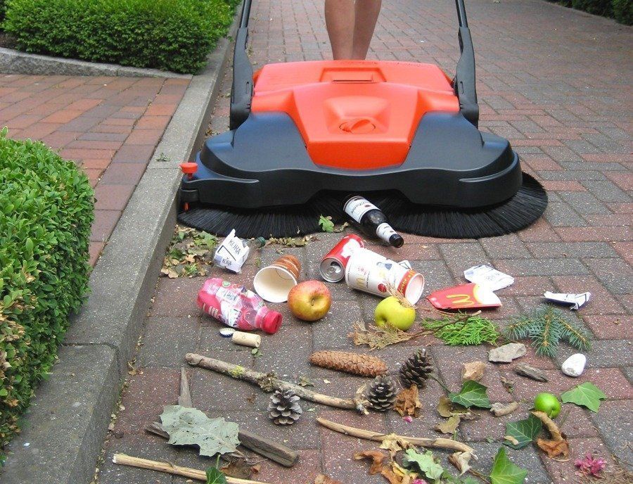 Haaga 697 Zamiatarka Elektryczna Akumulatorowa Ręczna Prowadzona Turbo