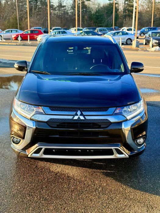 Mitsubishi Outlander      2020