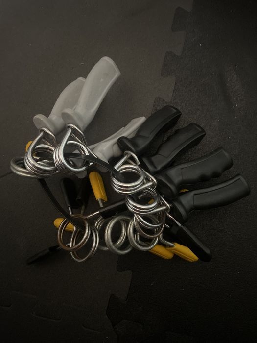 VENDO FACA A SUA OFERTA  GINASIO