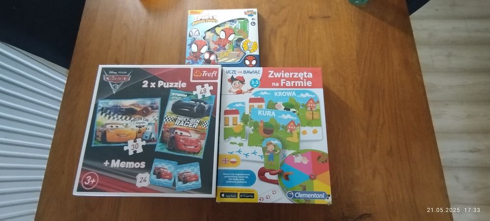 Zestaw Gra puzzle  dla 2-3 latka i Pucio