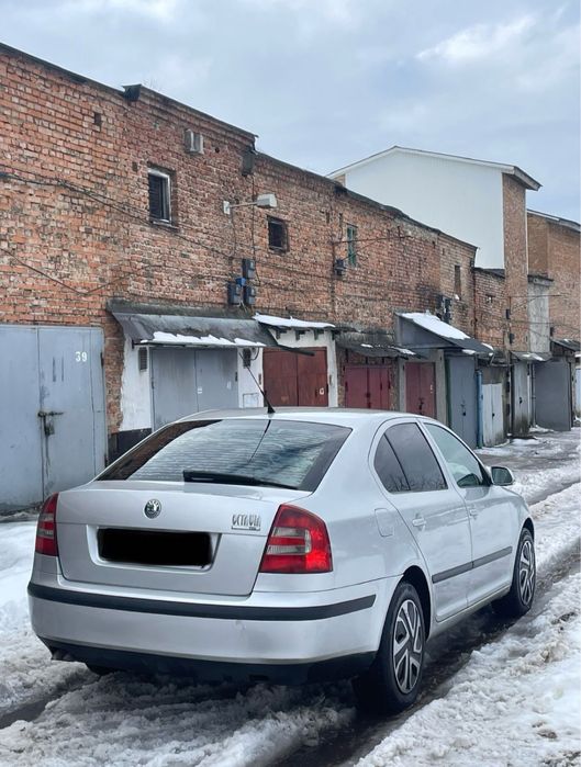 Нерозмитнена Шкода  Октавіа А5 автомат (Skoda Octavia A5)