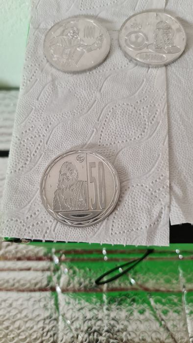 Vendo 4 moedas em alumínio  da saga  Star wards