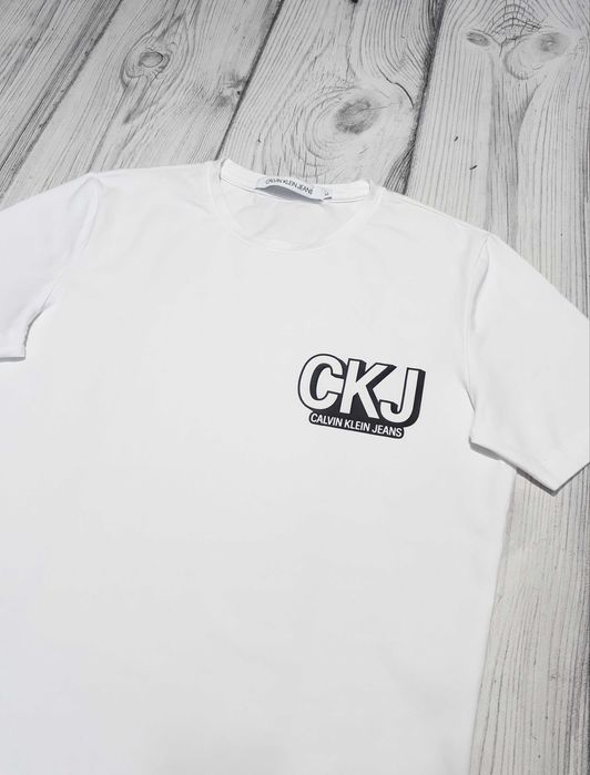 Футболка Calvin Klein розмір S-M