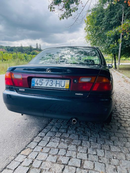 Mazda 323 Sedan 1.3 (1997) – Fiável e Económico