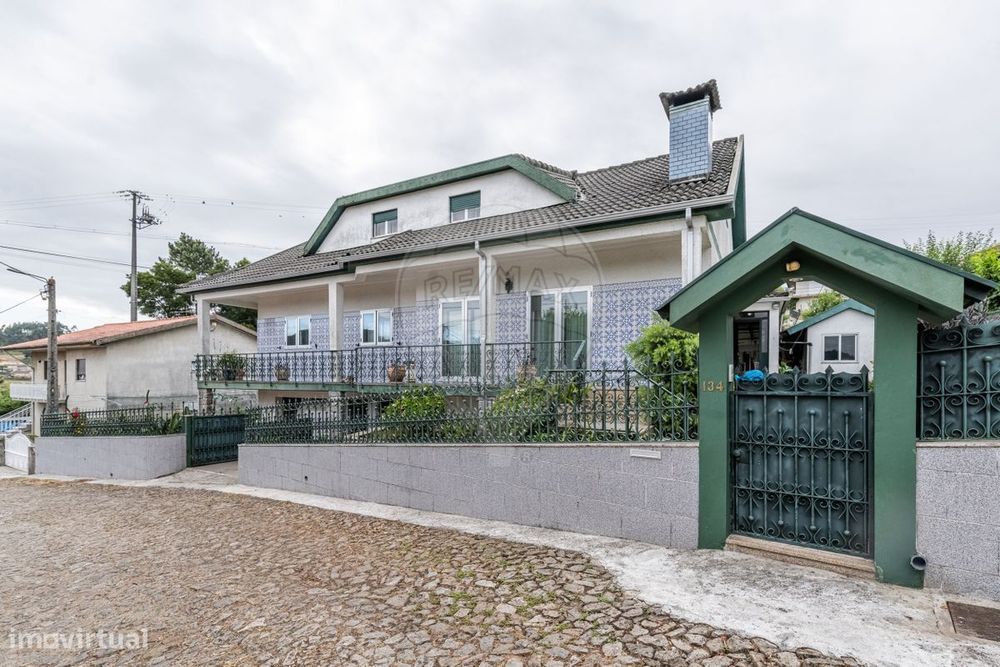 Moradia T5 para venda