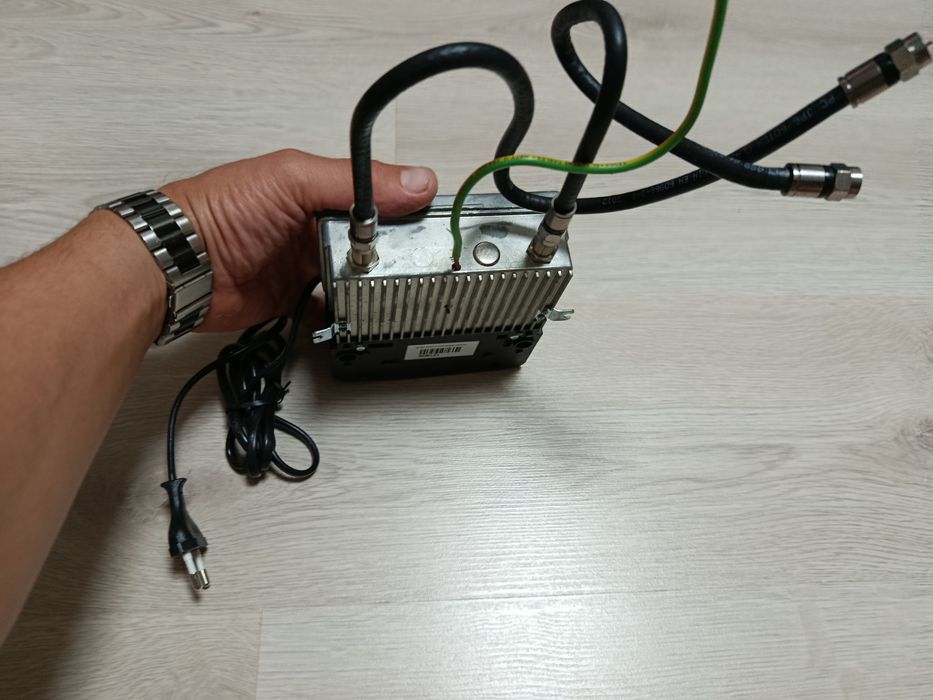 Широкосмуговий підсилювач для домашньої мережі ASTRO HVB 31 Rev. 2.0.