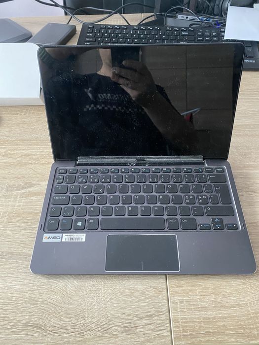 Super tablet z win10 i klawiaturą. Dell 7140 pro.