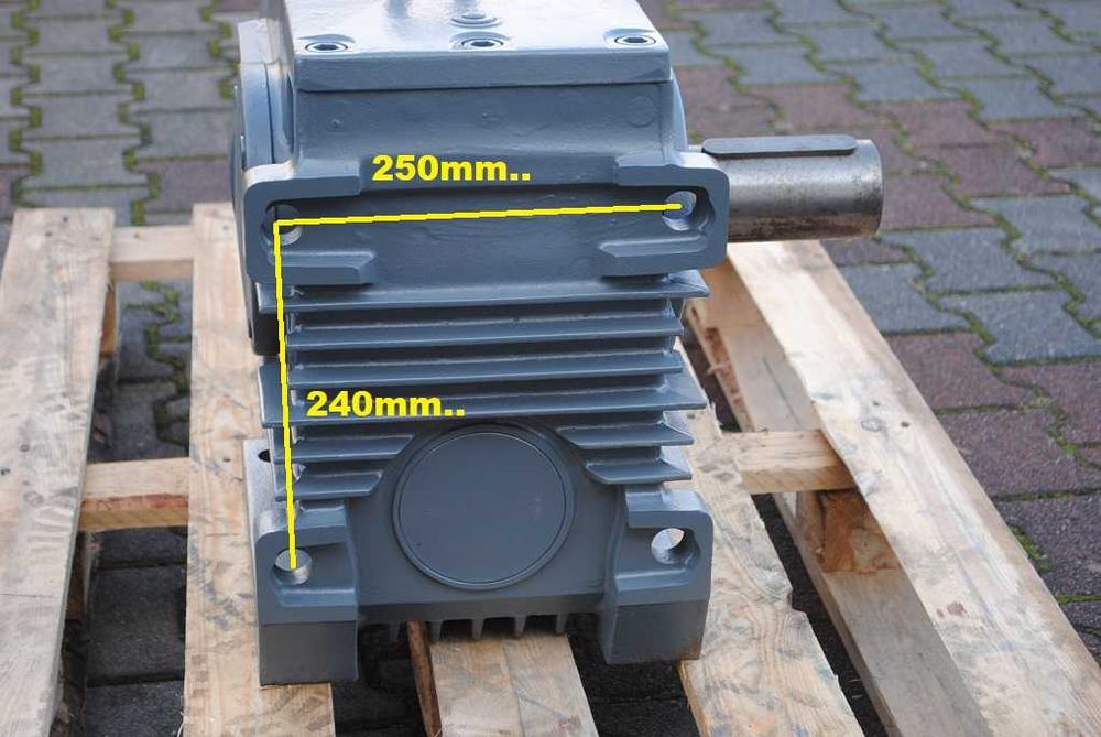 Motoreduktor kątowy 5.5kw. 16obr. z hamulcem, SEW.    S92DV132S-4BM/HF