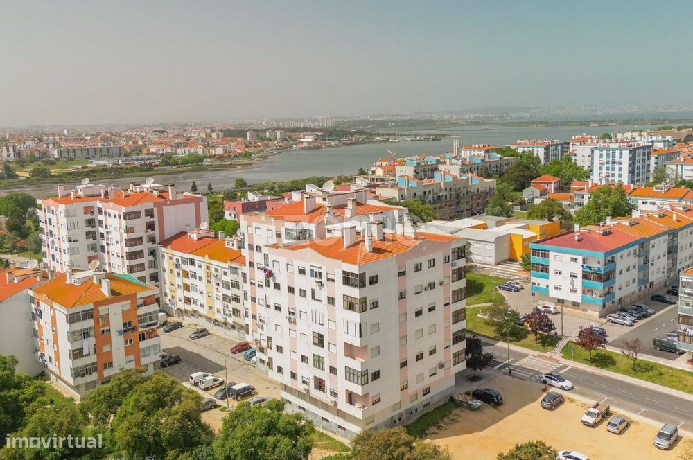 Apartamento T3 na Torre da Marinha, Seixal