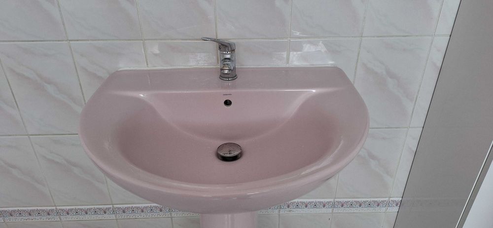 Umywalka  BellaVista z nogą