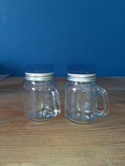 Conjunto saleiro e pimenteiro