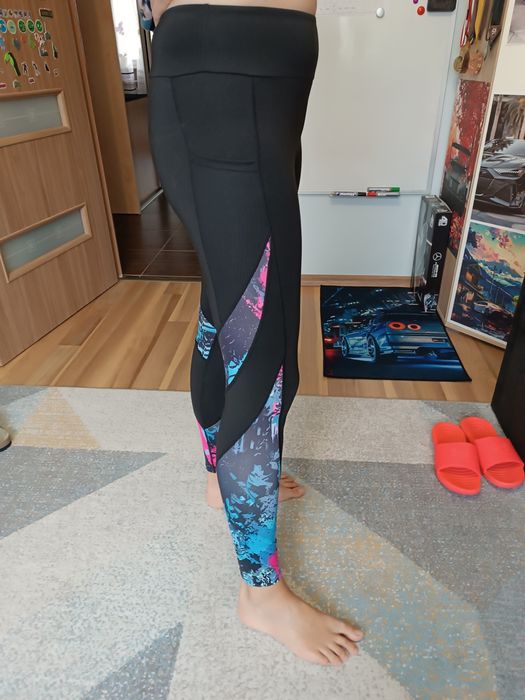 Legginsy z kolorowymi wstawkami