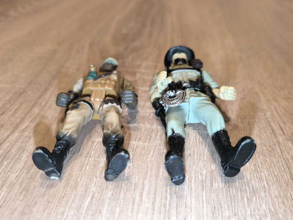 Zabytkowe 2 Figurki Żołnierzy/Zestaw/Wysokość 10 cm i 9 cm