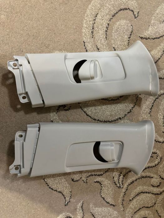 Накладки стойок Тойота Рав 4 2019+