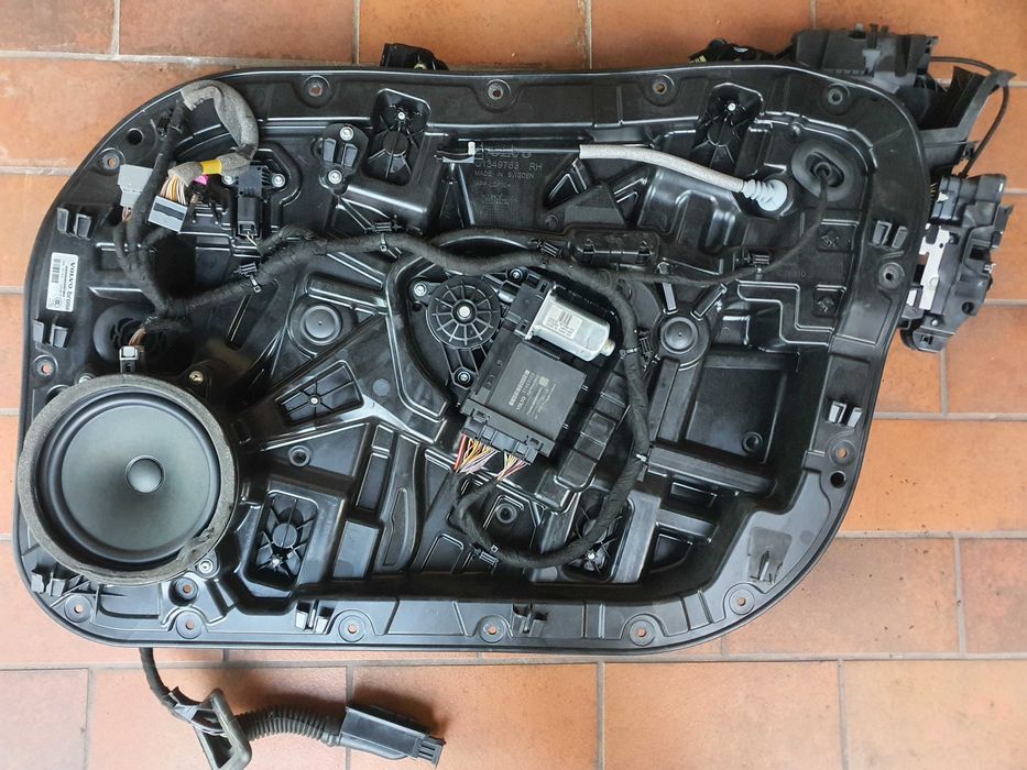 Podnośnik szyby prawy przód Volvo XC90 II