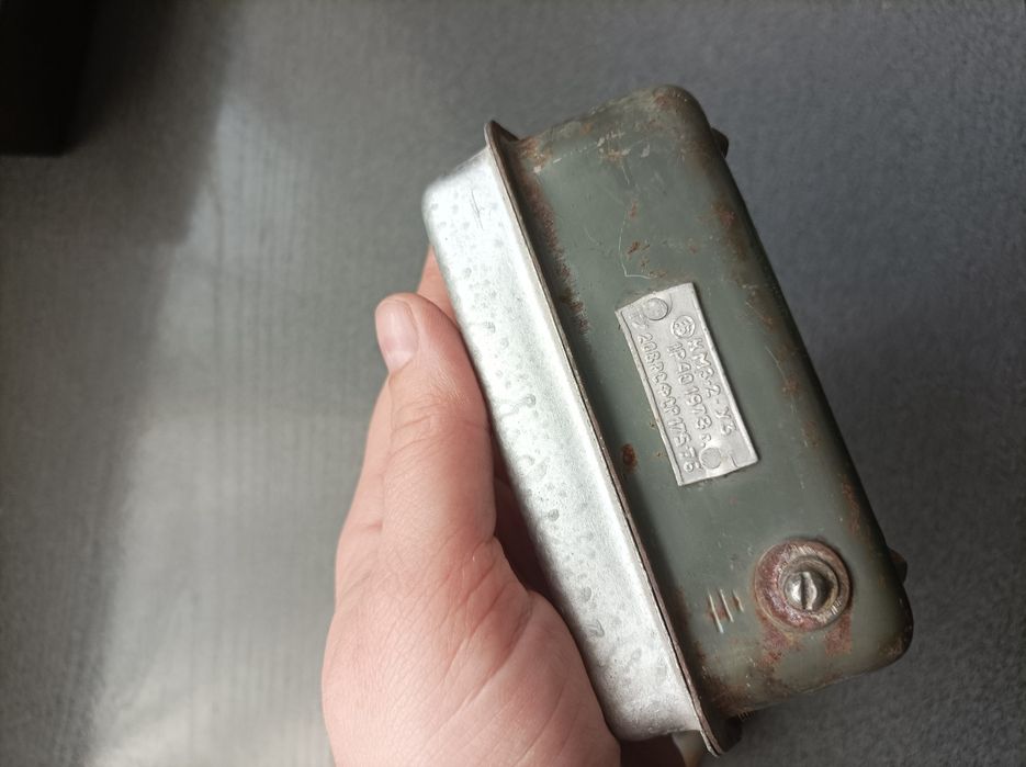 Кнопка пускача КМЗ 2У3