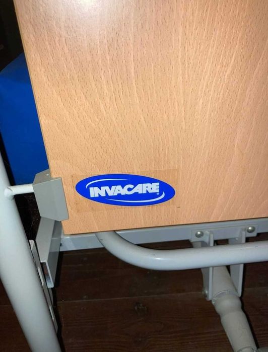 Cama articulada e colchão antiescaras