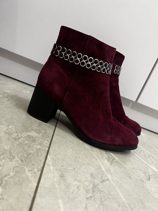 Бордові демісезонні замшеві черевики 39розмір