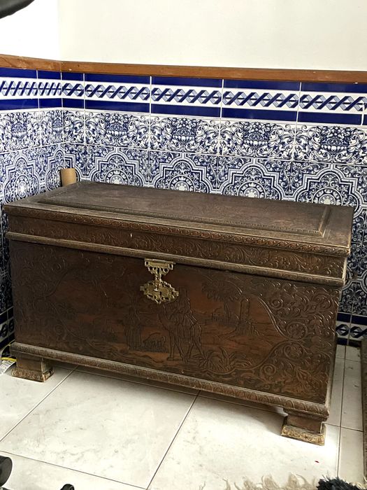 Arca de madeira grande – ideal para arrumação
