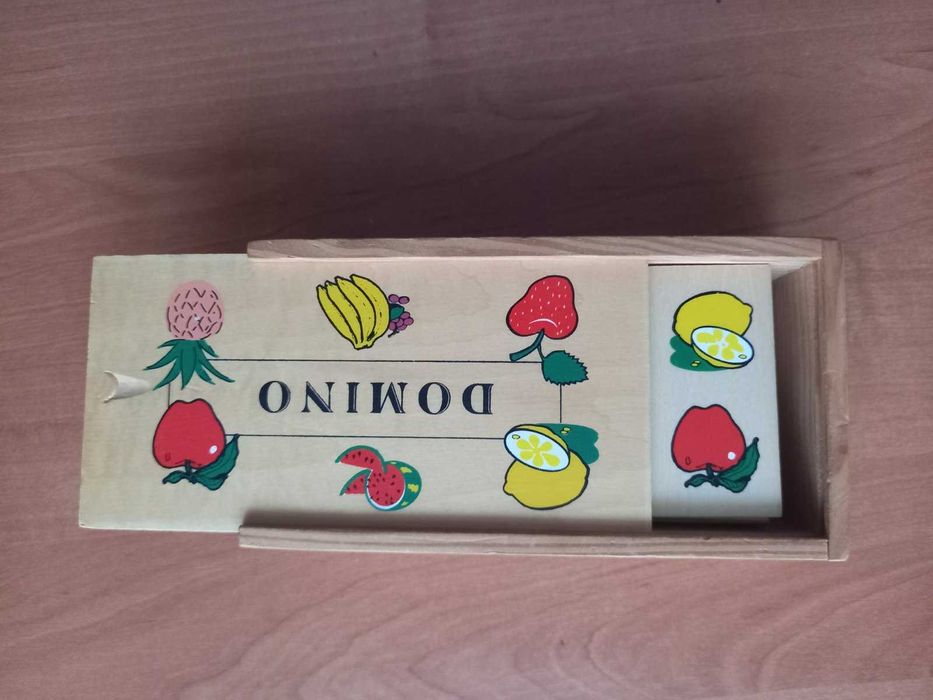Домино дерево фрукты