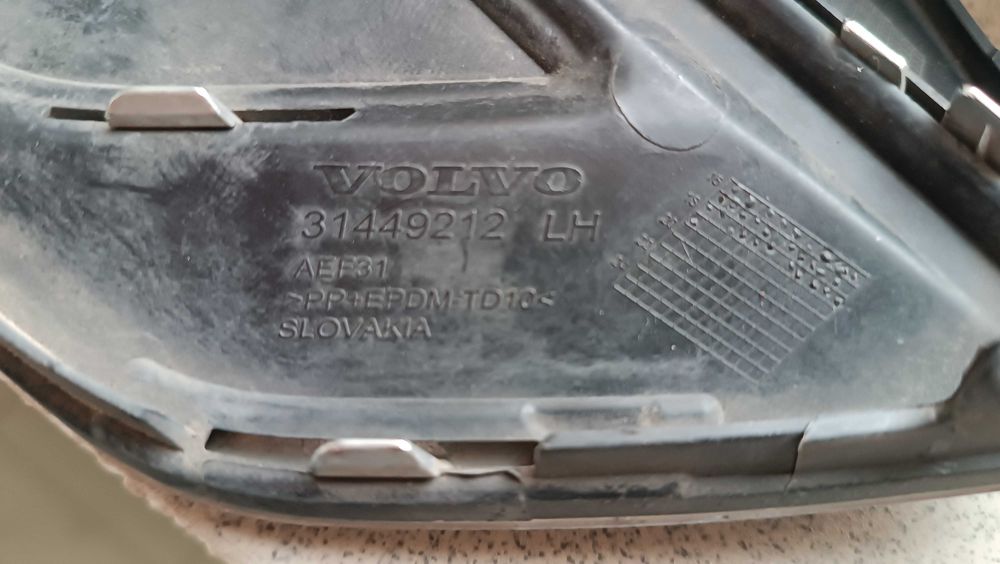 Решітка бампера ліва VOLVO XC60 17- 31449212